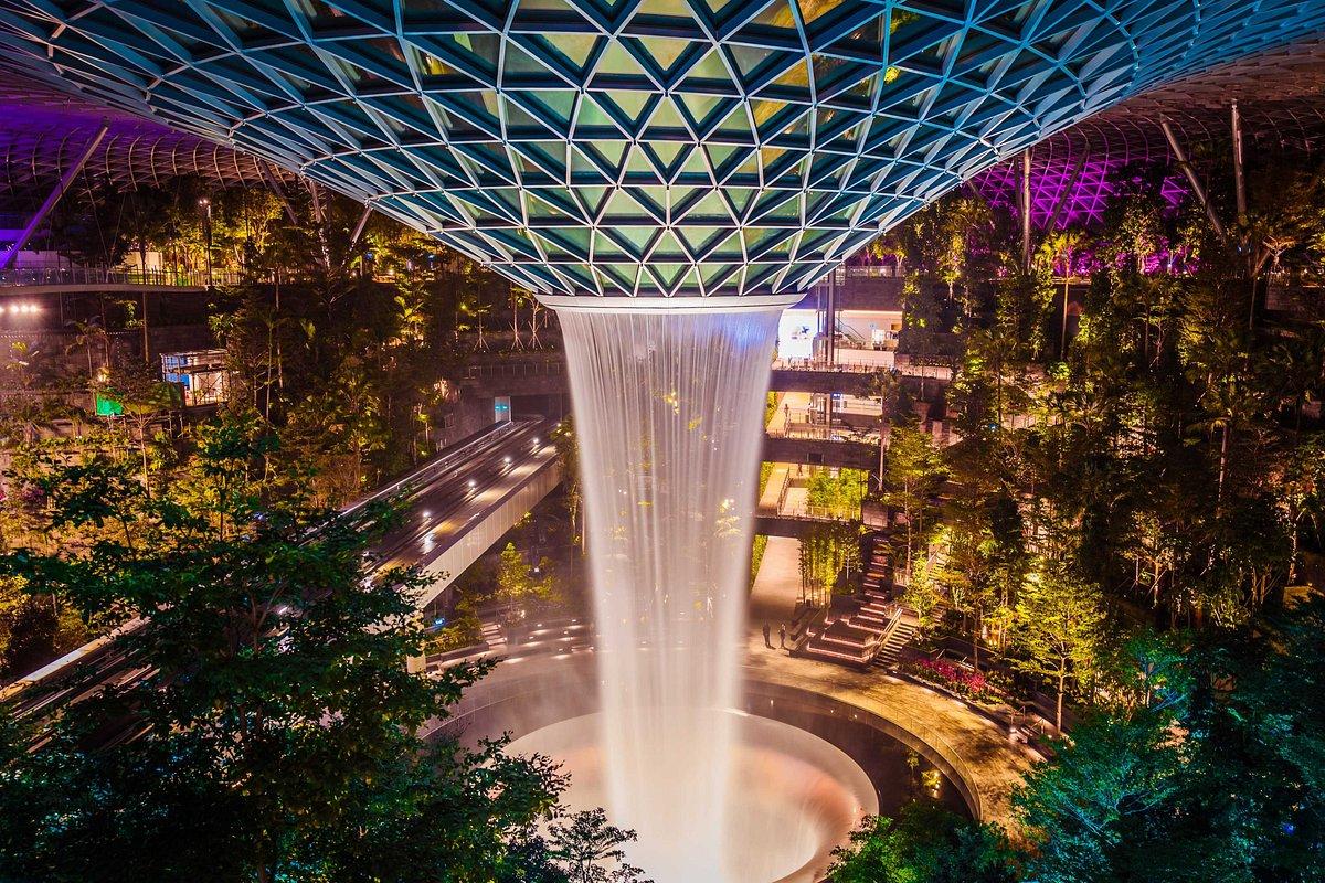 Bali & Singapore Escape: Tropical Sunsets & Futuristic Wonders, photo 2