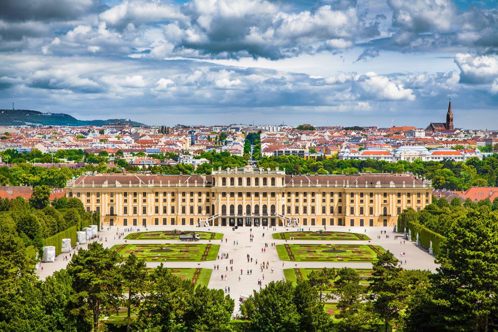 Austrian Imperial & Alpine Explorer: Vienna, Hallstatt, Salzburg & Innsbruck